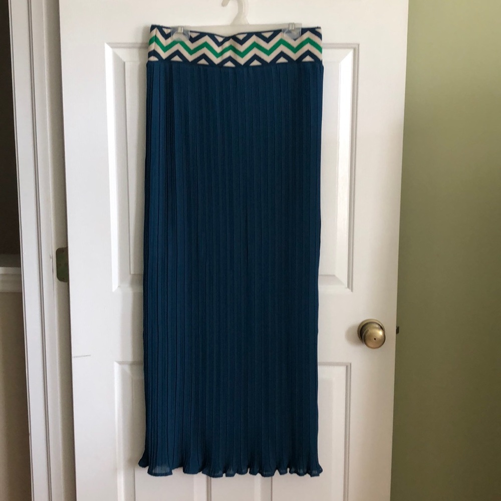 EUC Lucy & Laurel skirt